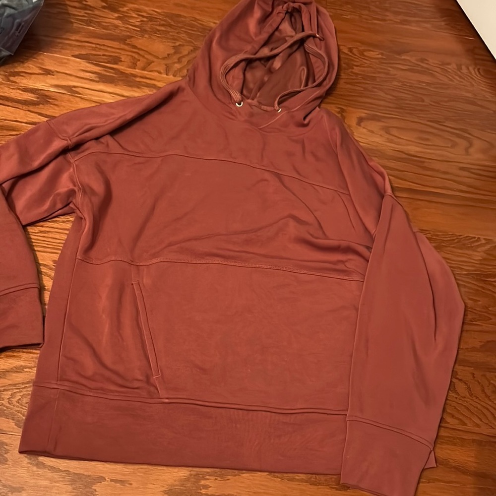 Women’s Apana athleisure hoodie. Size medium. Warn few times. Good condition
